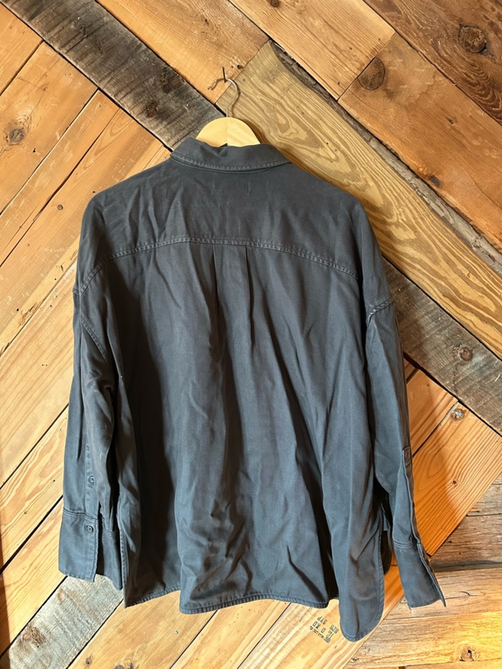 Everlane button down - Picture 2 of 3